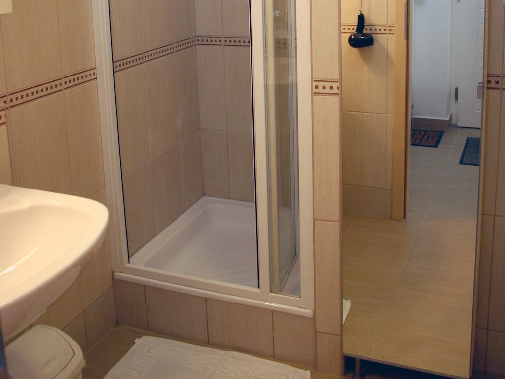 Arriva Apartment, Optional Indoor Parking Budapest Eksteriør billede