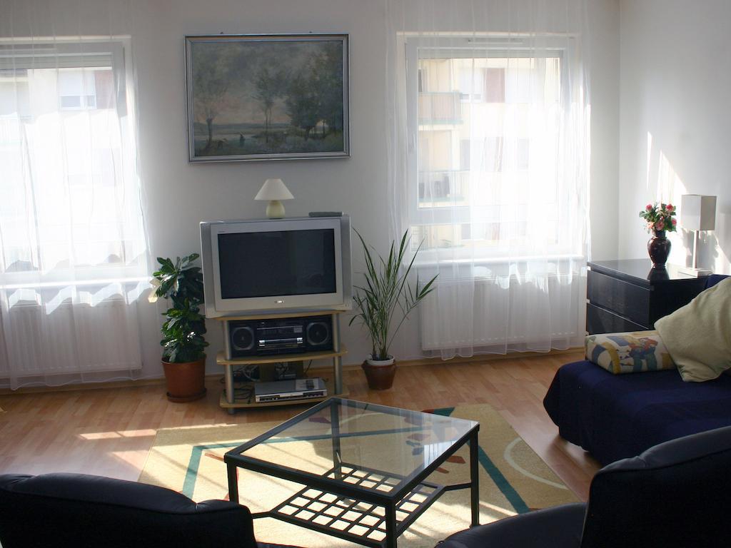Arriva Apartment, Optional Indoor Parking Budapest Værelse billede